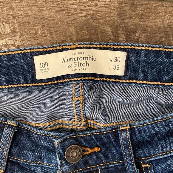 Abercrombie & Fitch Women's Distressed Slim Straight Jeans Medium Wash Size 10 - Picture 3 of 9